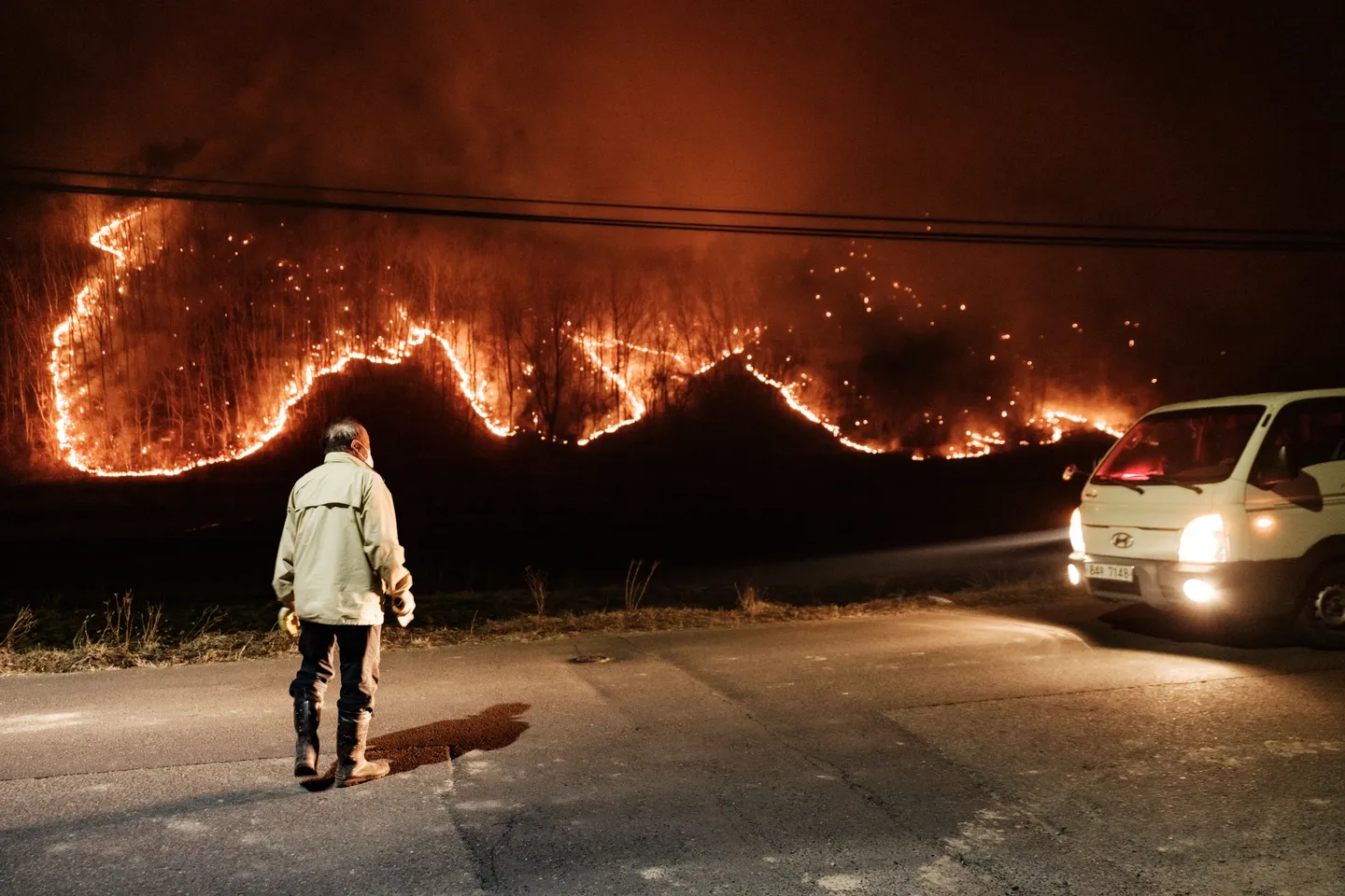 Korea Selatan berjuang mengendalikan kebakaran hutan besar, memaksa evakuasi massal