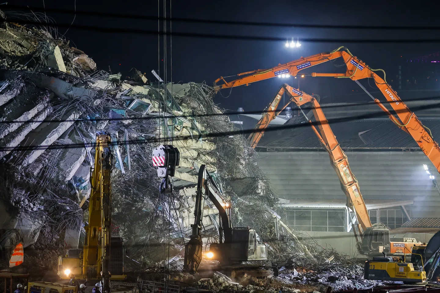 미얀마 지진 사망자 수 3,000명 넘어, 폭우가 구조 작업 위협