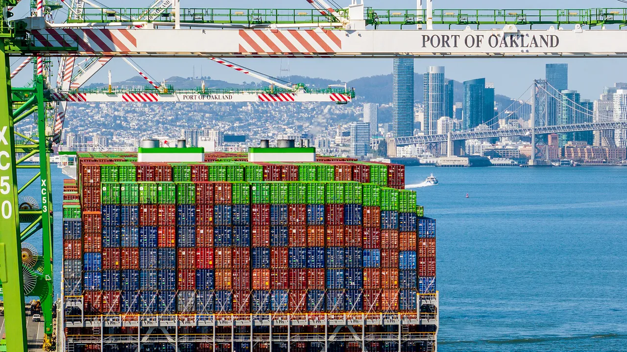 Trump's global tariff takes effect in dramatic US trade shift