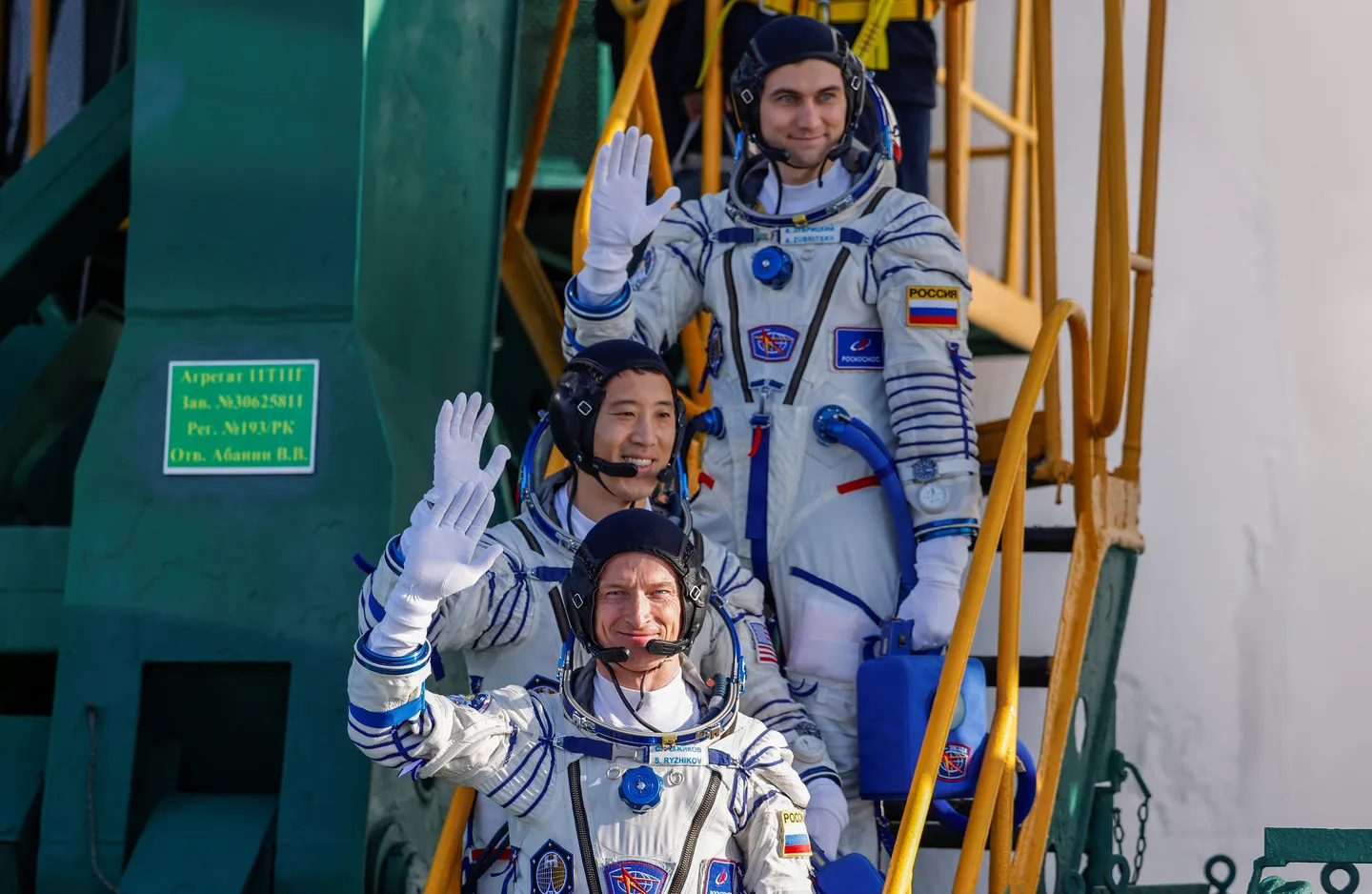 ロシアの宇宙船、米国人宇宙飛行士を含む3人の乗組員を国際宇宙ステーションへ運ぶ