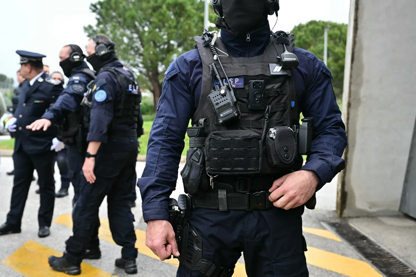 Франция банги кылмыштары менен күрөшүп жаткандыктан абак кызматкерлерине кол салуулар көбөйүүдө