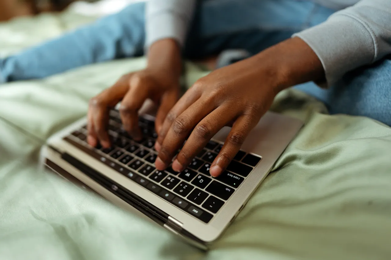 CBEX: Ponzi crypto scheme leaves Nigerians in tears, regrets - TRT Afrika