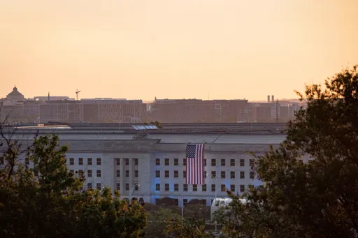 بررسی تقویت حضور نظامی آمریکا در خاورمیانه هم‌زمان با جنگ با ایران