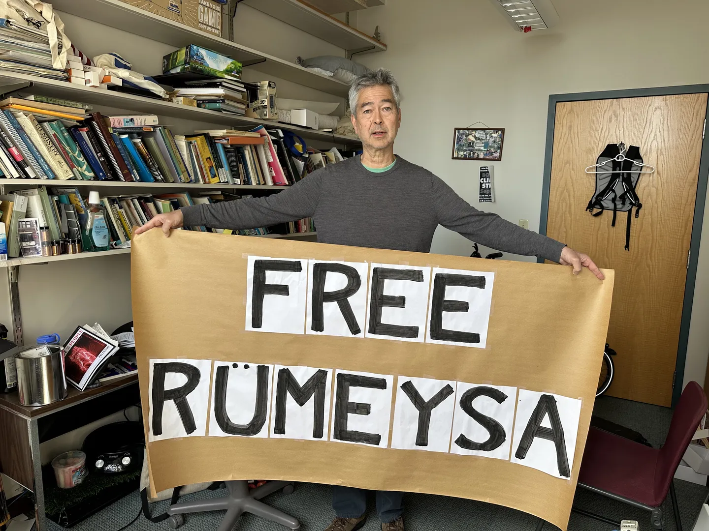 보스턴 교수, 구금된 튀르키예 박사과정 학생을 위해 단식 투쟁