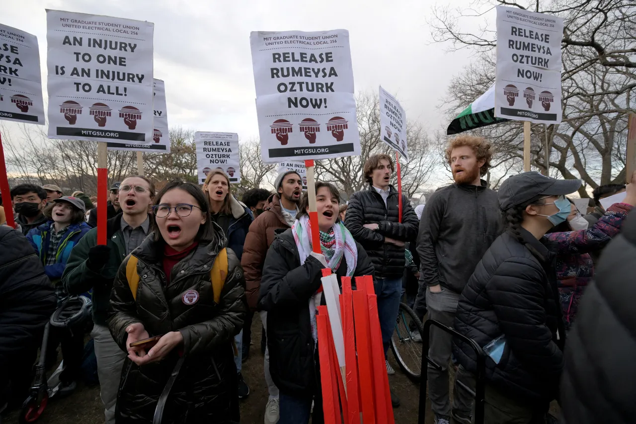 قانونگذاران آمریکایی رفتار دولت با حامیان فلسطین در بازداشتگاه‌ها را «مایه ننگ» خواندند