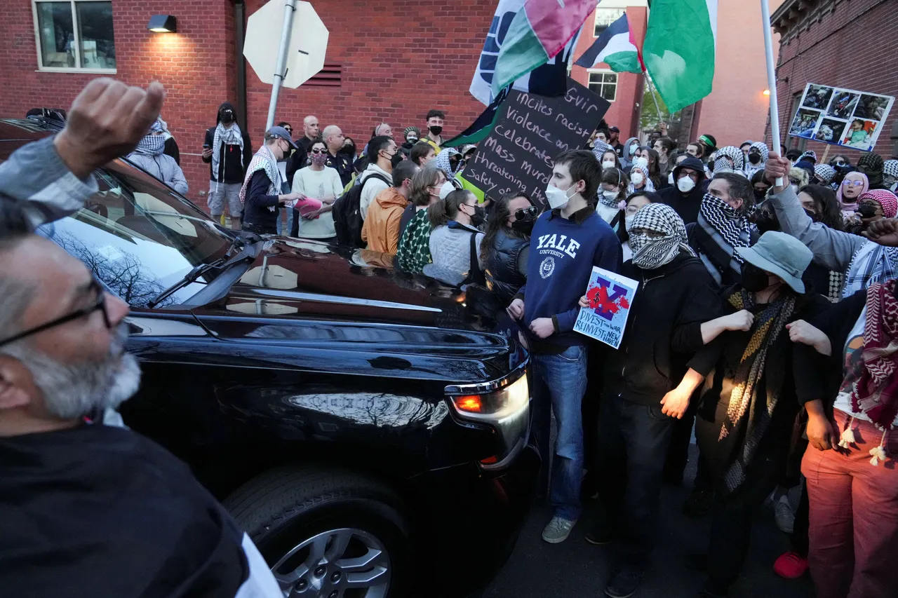 États-Unis: Yale interdit une association étudiante pro-Palestine.