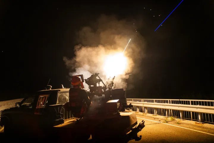 Weltweite Militärausgaben steigen zehntes Jahr in Folge