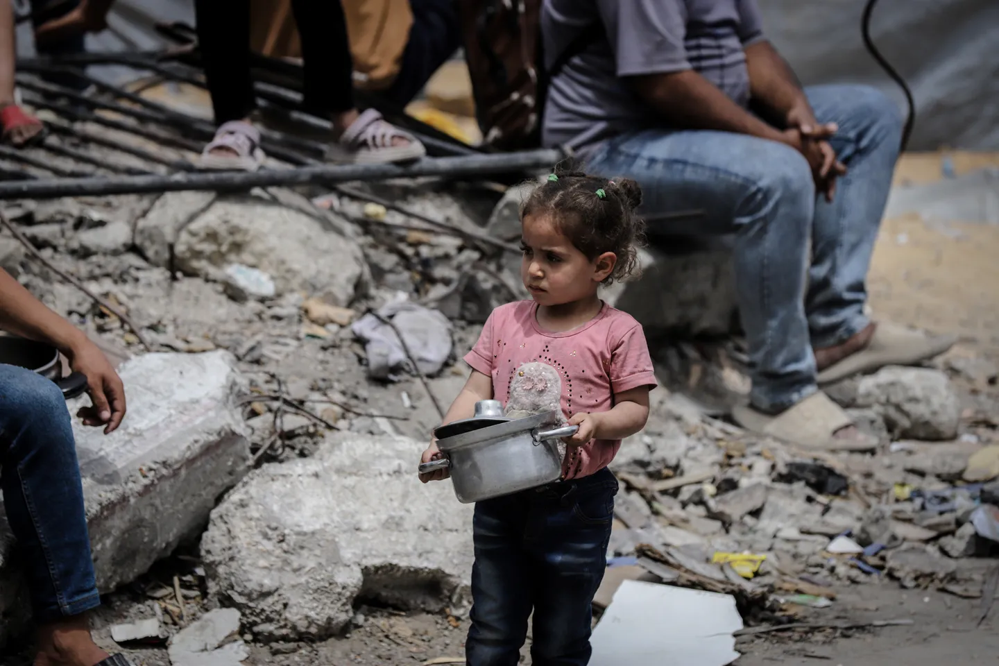 Why are humanitarian groups criticising fresh Israeli plan to distribute aid in Gaza?