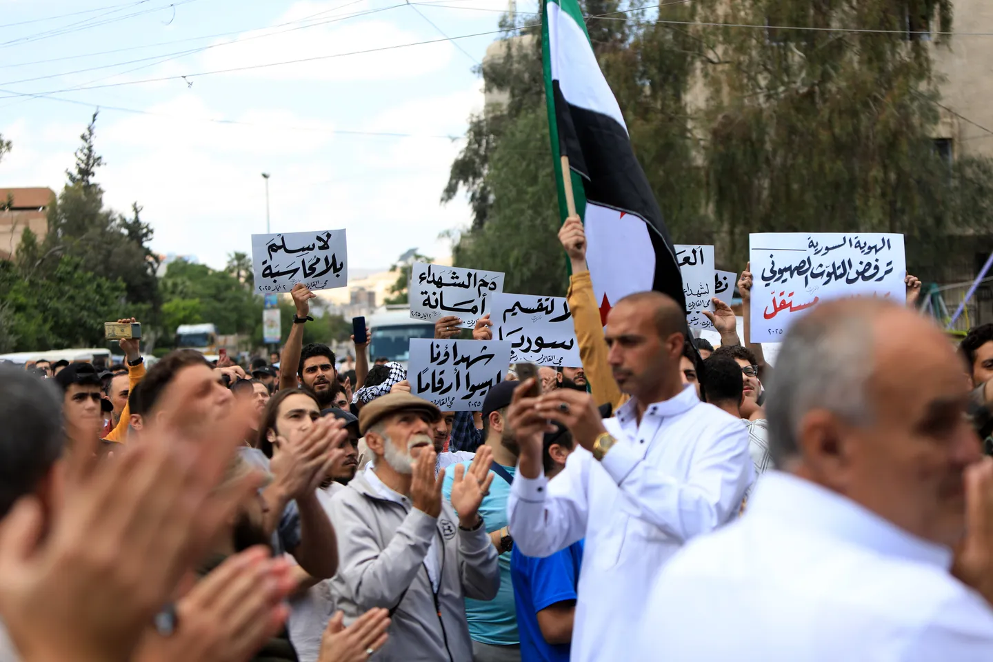 سوريا.. مقتل 4 أشخاص في السويداء جراء استهدافهم بطيران إسرائيلي