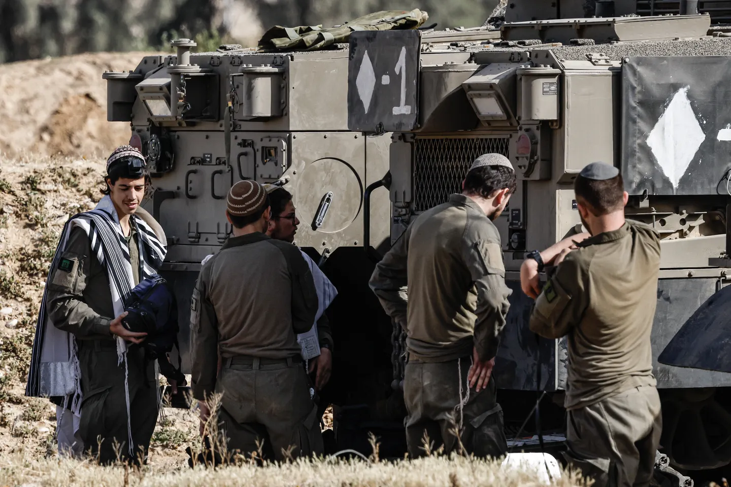 L'armée israélienne appelle des dizaines de milliers de réservistes pour étendre son offensive à Gaz