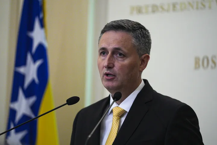 Bećirović: Uskrs nosi snažne i trajne poruke nade, obnove i trijumfa života