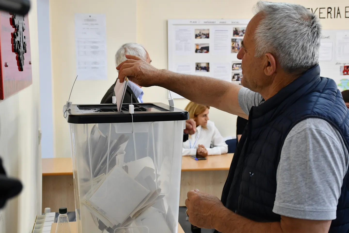 Shqipëria vendosi: Mbyllen kutitë e votimit për zgjedhjet e 11-ta parlamentare