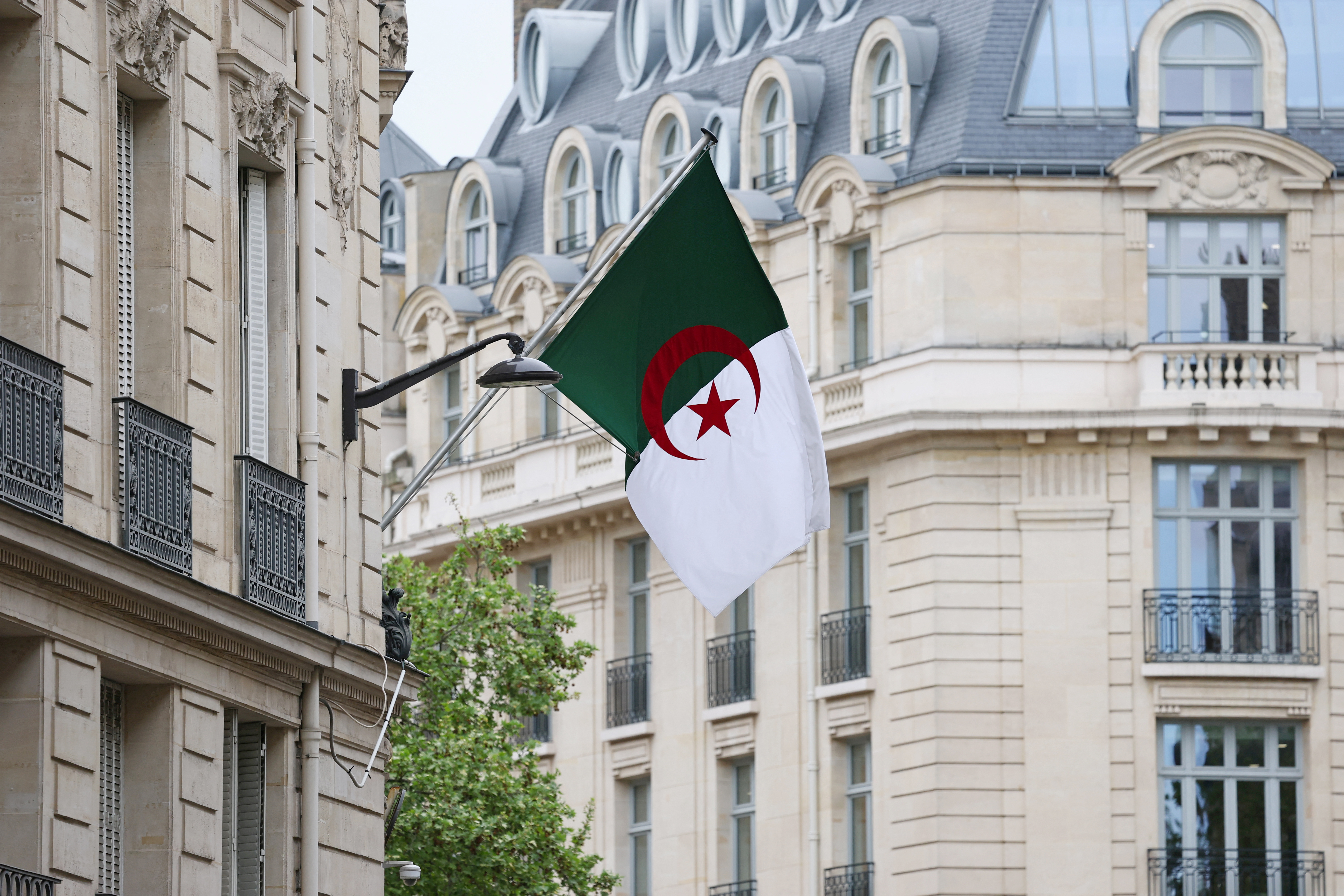Enlèvement d'Amir Boukhors: la France incrimine un ex-diplomate algérien