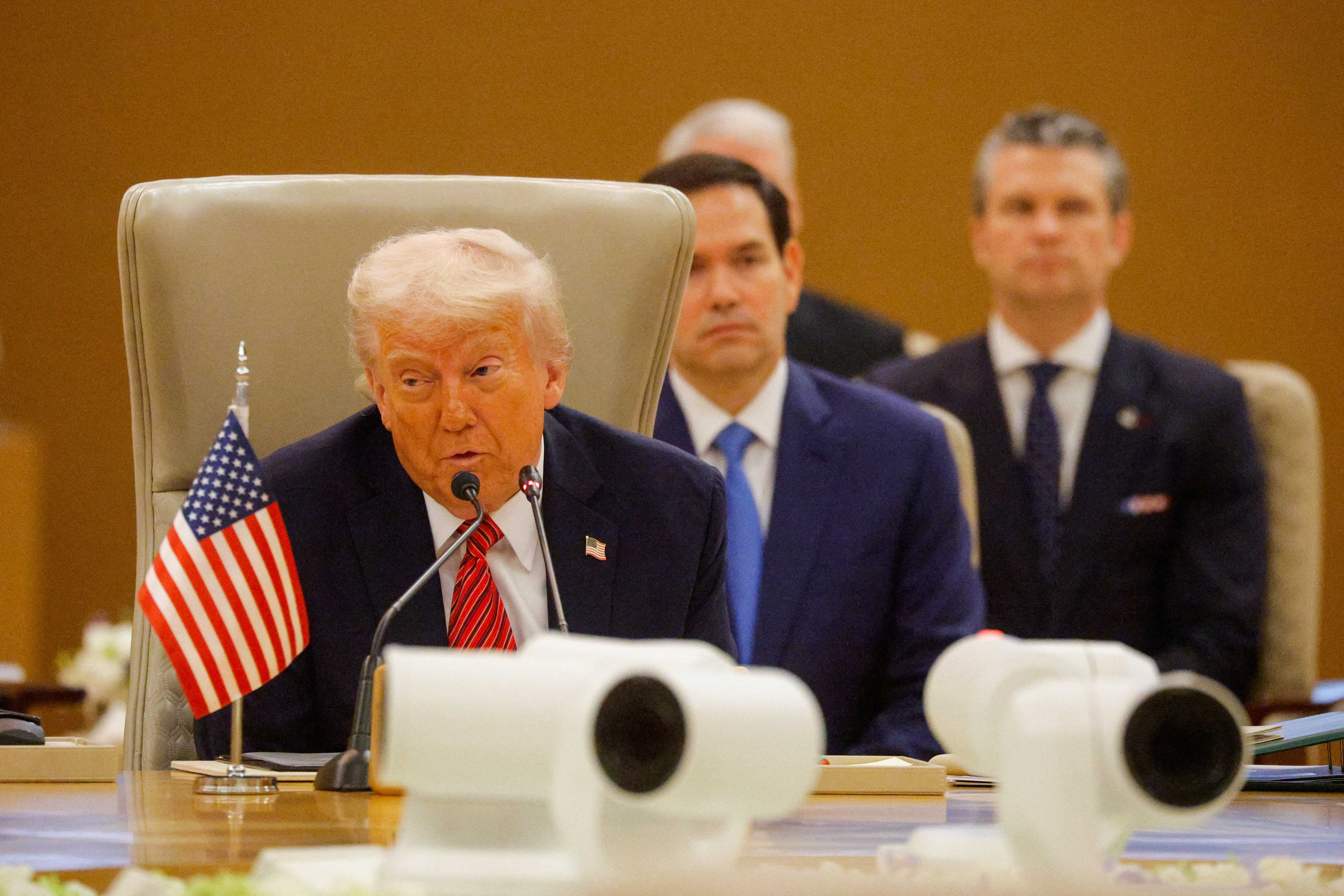Trump njofton heqjen e sanksioneve ndaj Sirisë pas takimit me presidentin Erdoğan