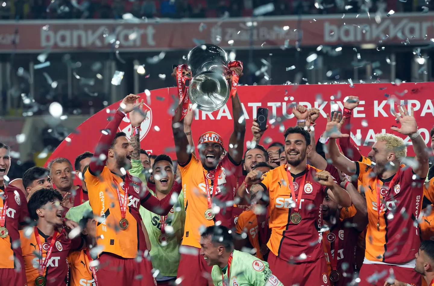Osimhen devient le meilleur buteur turc et remporte la coupe nationale avec Galatasaray
