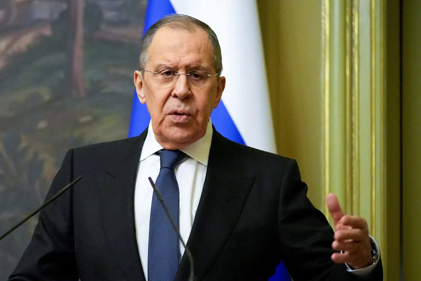 Лавров: перемирие нужно Западу, чтобы накачать Украину
