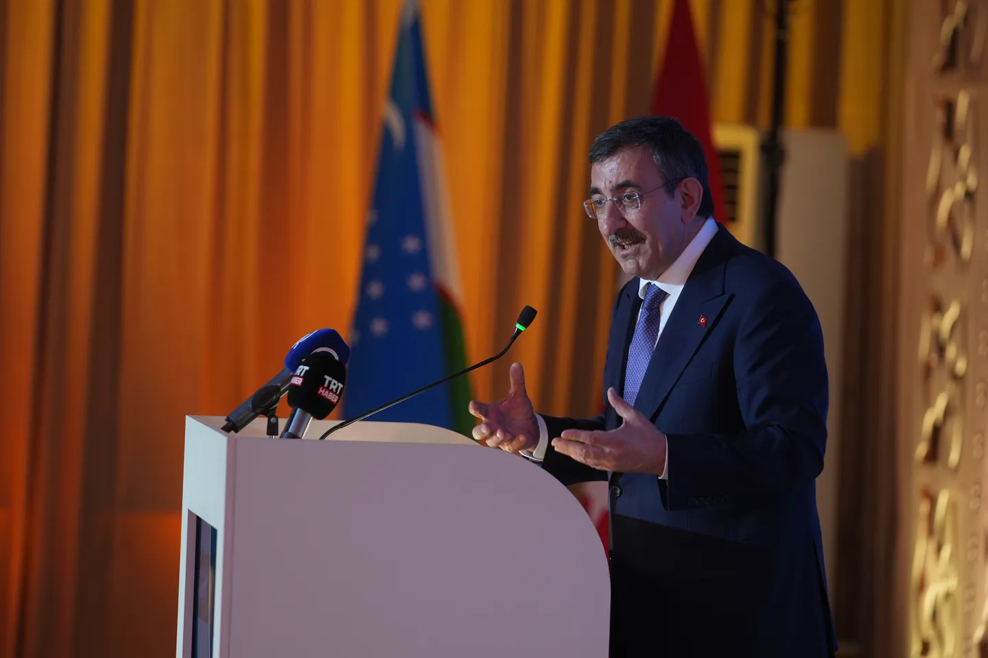 Zv/presidenti turk: Türkiye do t'i zgjerojë investimet dhe lidhjet tregtare me Uzbekistanin