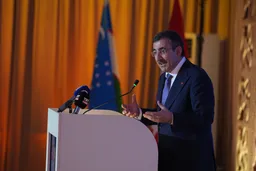 Zv/presidenti turk: Türkiye do t'i zgjerojë investimet dhe lidhjet tregtare me Uzbekistanin