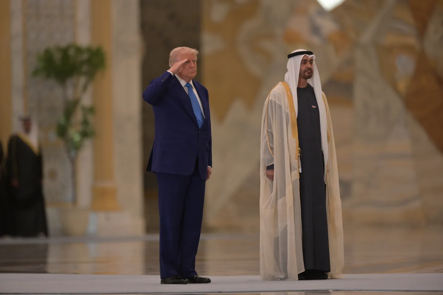 Trump kaže da se raduje da ugosti predsjednika UAE-a u SAD-u nakon najave investicije od 1,4 biliona