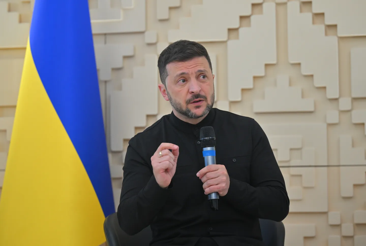 Зеленский: нет перемирия — санкции против России