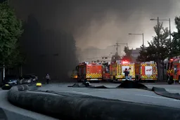 Veliki požar u fabrici guma u Južnoj Koreji, mobilizacija vatrogasaca širom zemlje