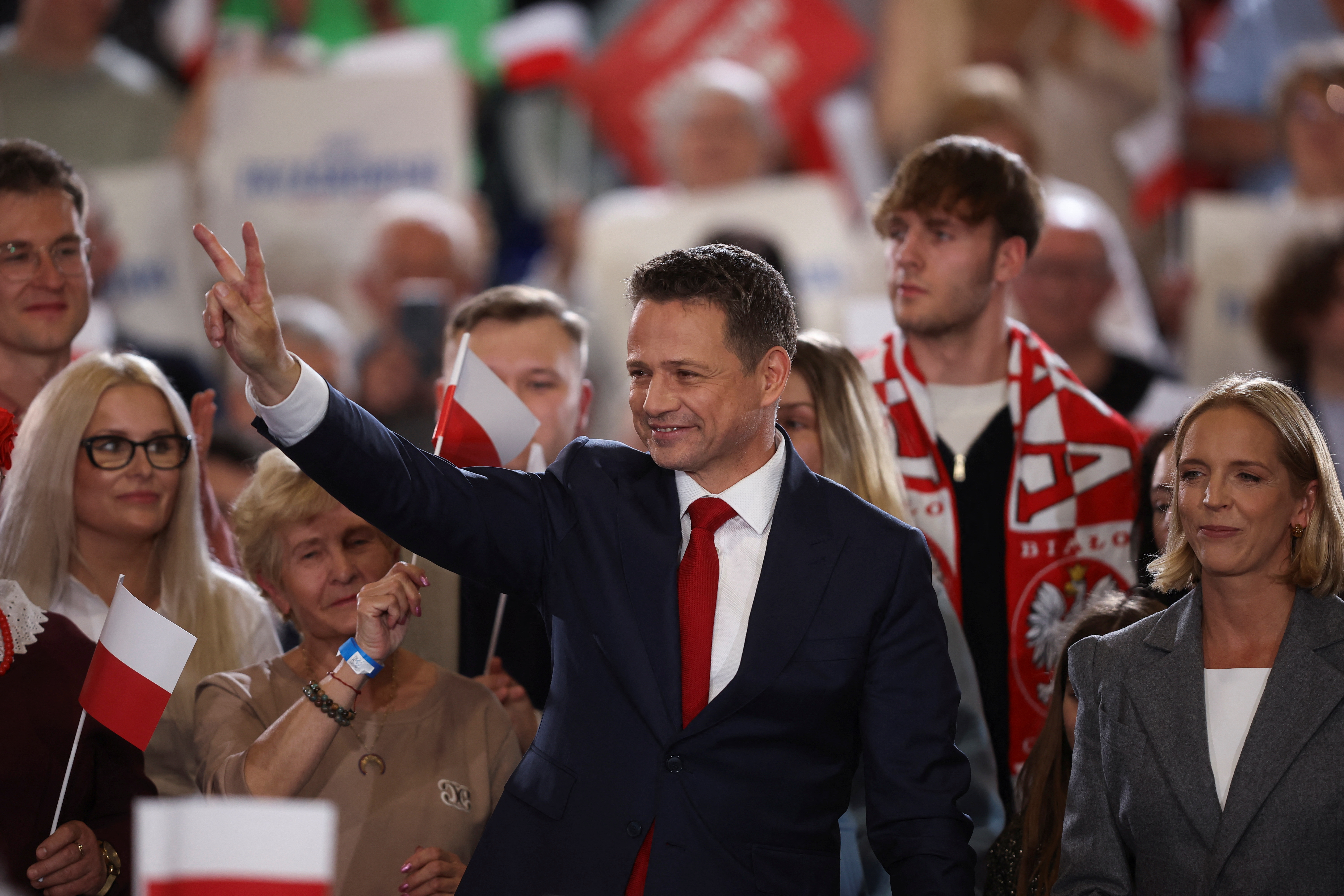 Pro-EU mayor, nationalist historian set for Polish presidential runoff