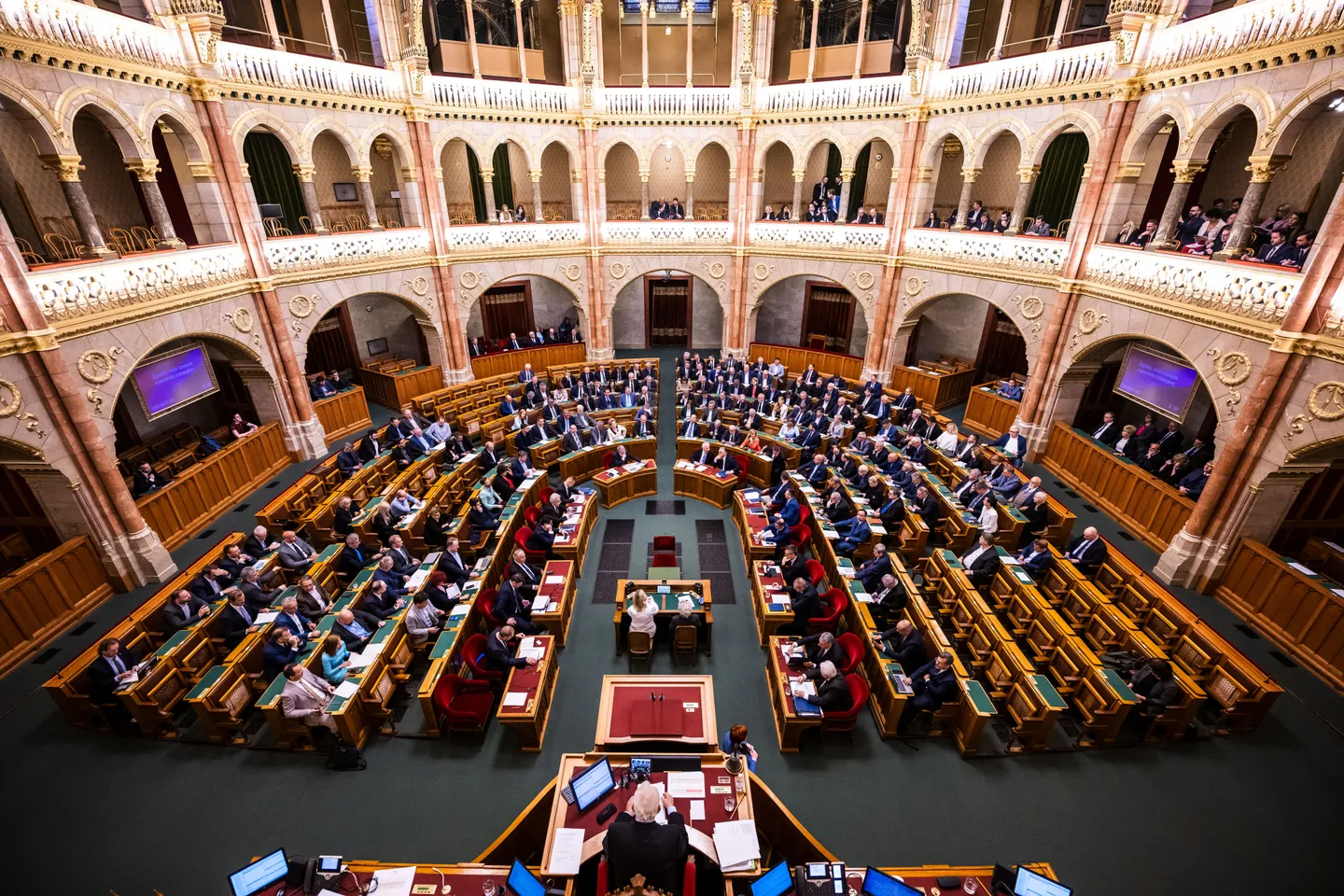 Парламент Венгрии одобрил выход из МУС – из-за Нетаньяху