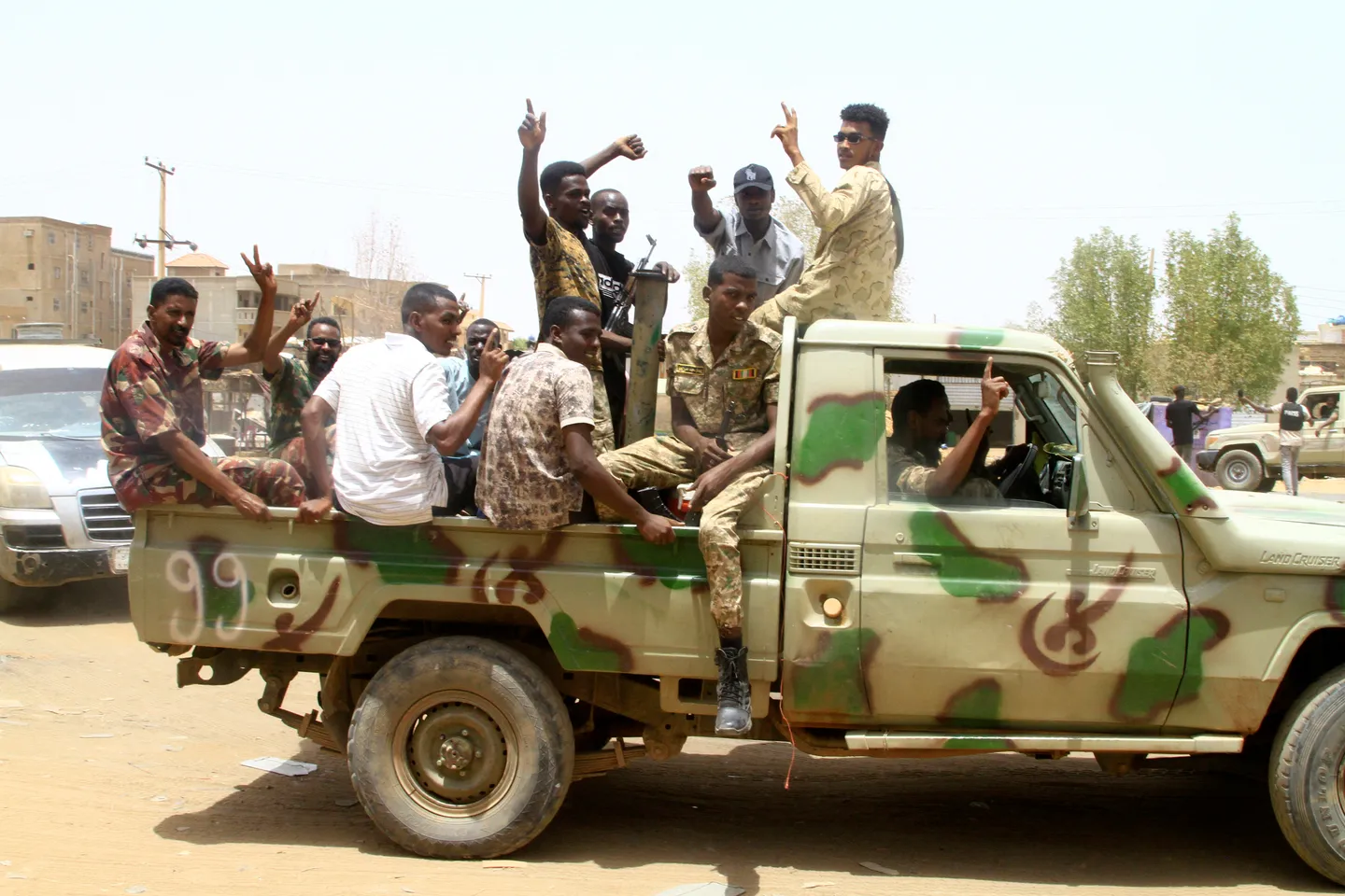السودان.. الجيش يستعيد السيطرة على الدبيبات والحكومة تستنكر مزاعم واشنطن حول استخدامه أسلحة كيميائية