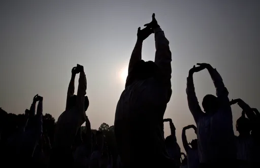 Los “Yoginazis” de Israel: el doble discurso de sanación y genocidio