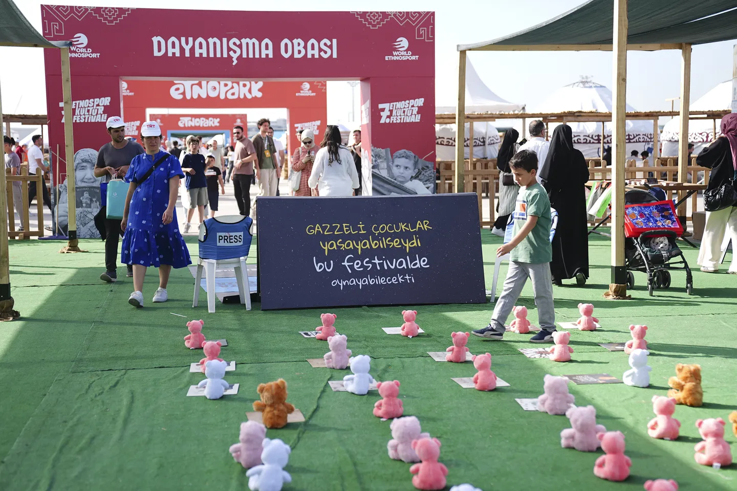 Türkiye's Ethnosport Festival honours children killed by Israel in Gaza