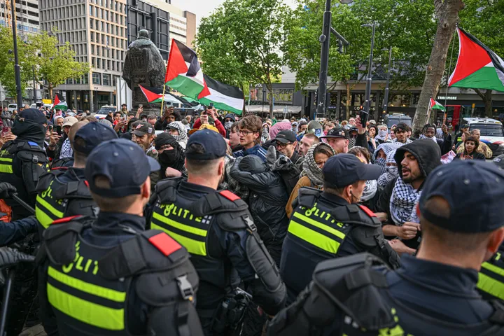 Приведени 90 лица на пропалестински протест во Ротердам