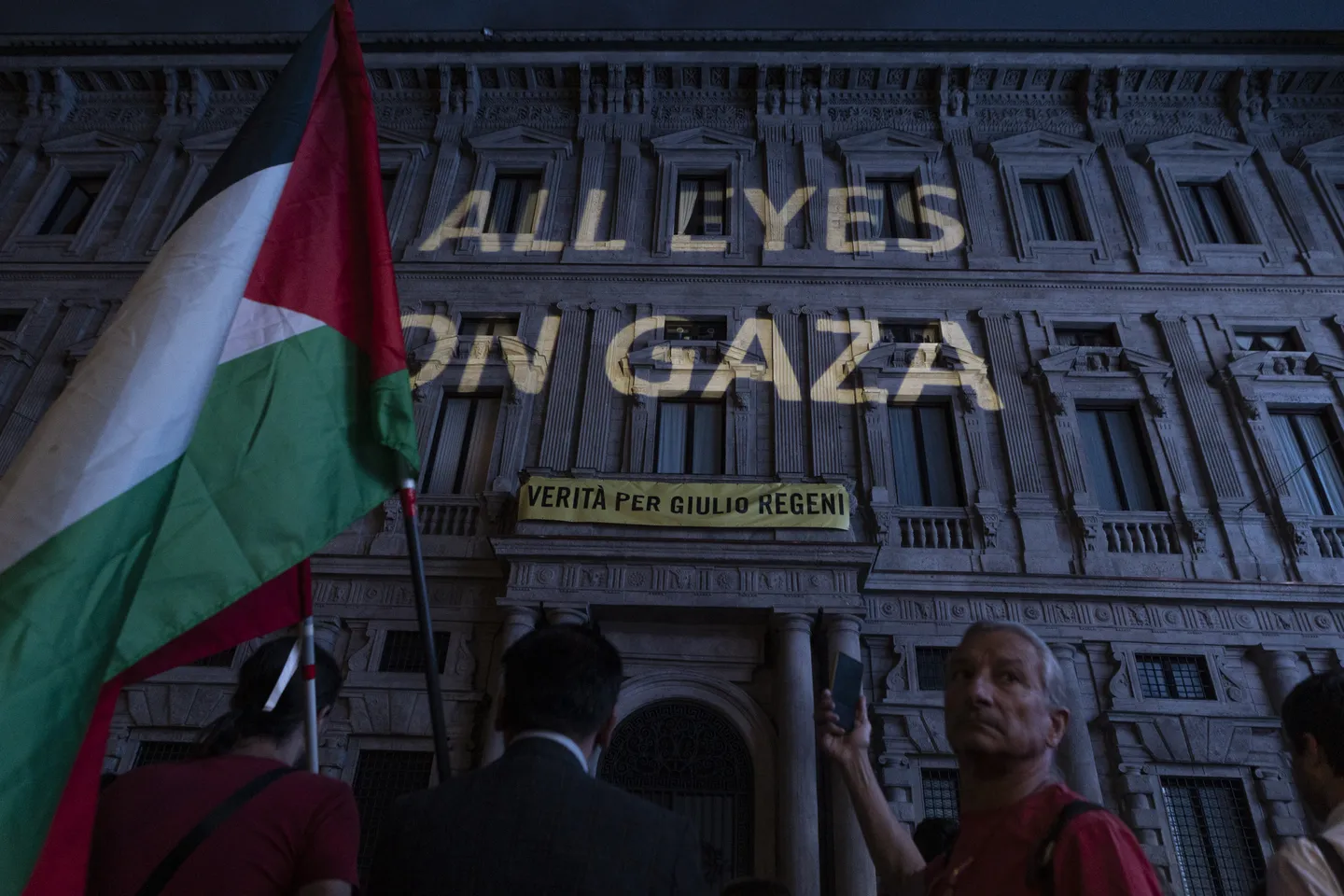 Milano ndriçon mesazhin “Të gjithë sytë kah Gaza” në shenjë solidariteti me palestinezët
