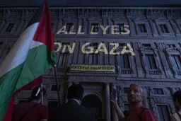 Milano ndriçon mesazhin “Të gjithë sytë kah Gaza” në shenjë solidariteti me palestinezët