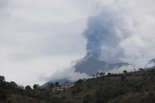 Shpërthen vullkani Fuego në Guatemalë, evakuohen mbi 500 banorë