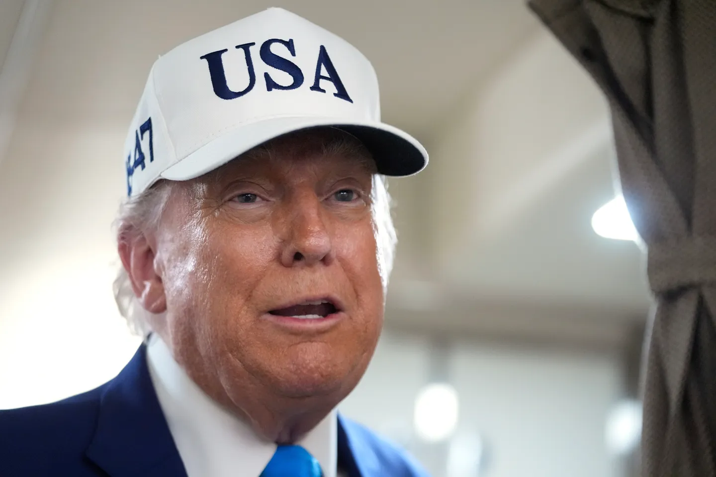 Трамп празднует победу над журналистами
