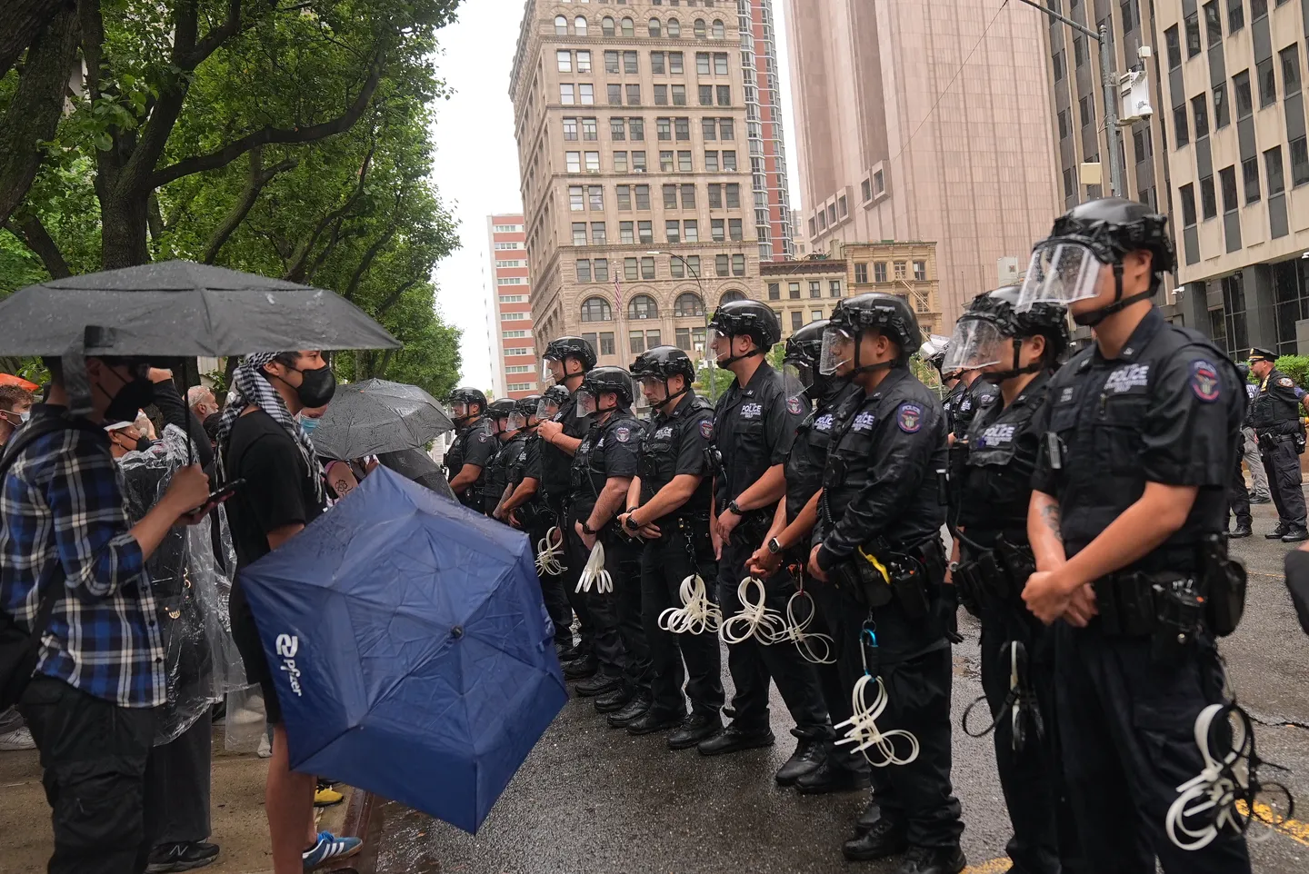 Više osoba uhapšeno u sukobima demonstranata s policijom zbog hapšenja imigranata u New Yorku