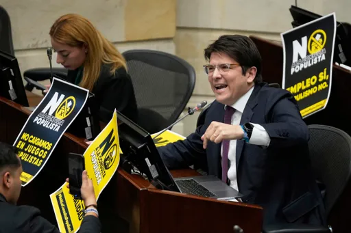 Senator dari Colombia parah selepas ditembak