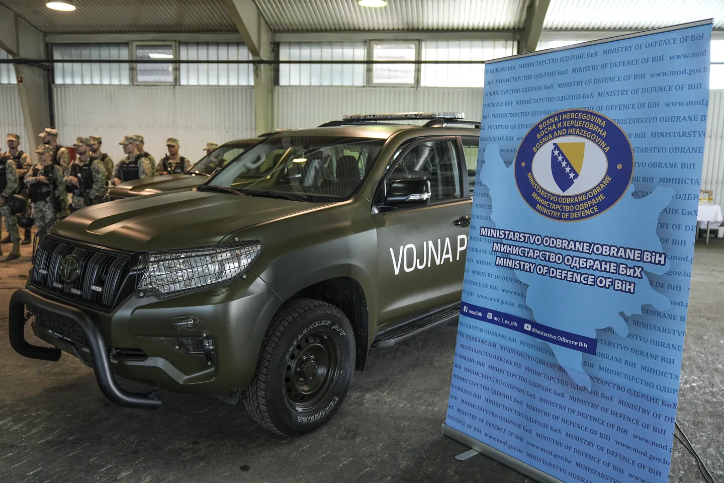 Slovenija donirala četiri specijalizovana vojna vozila Oružanim snagama BiH