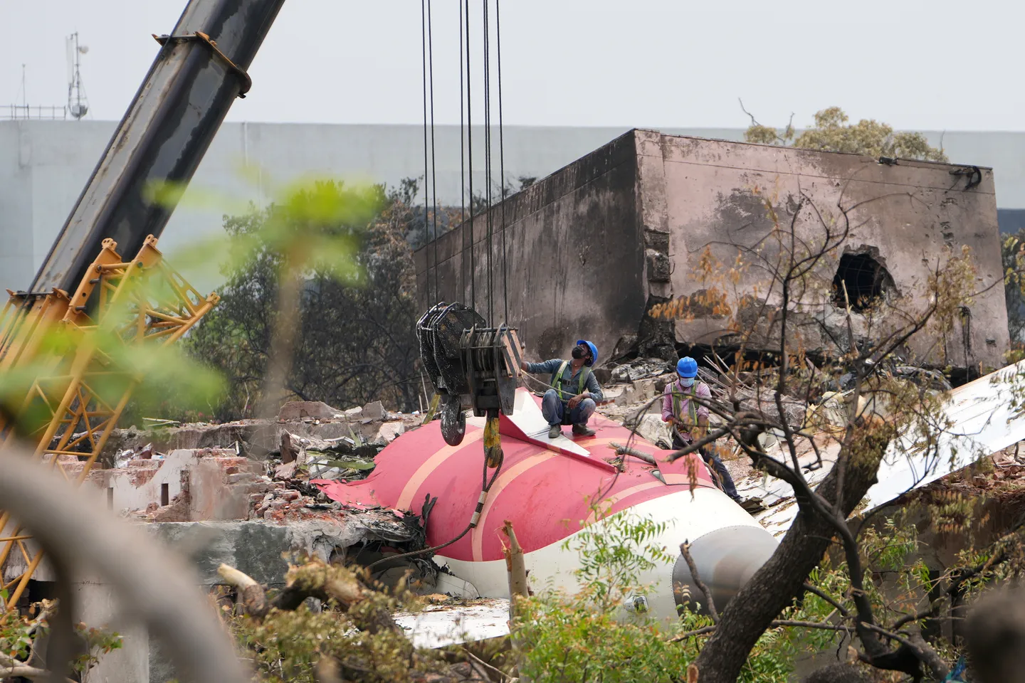 Flugzeugabsturz in Indien: Zahl der Todesopfer steigt auf 279