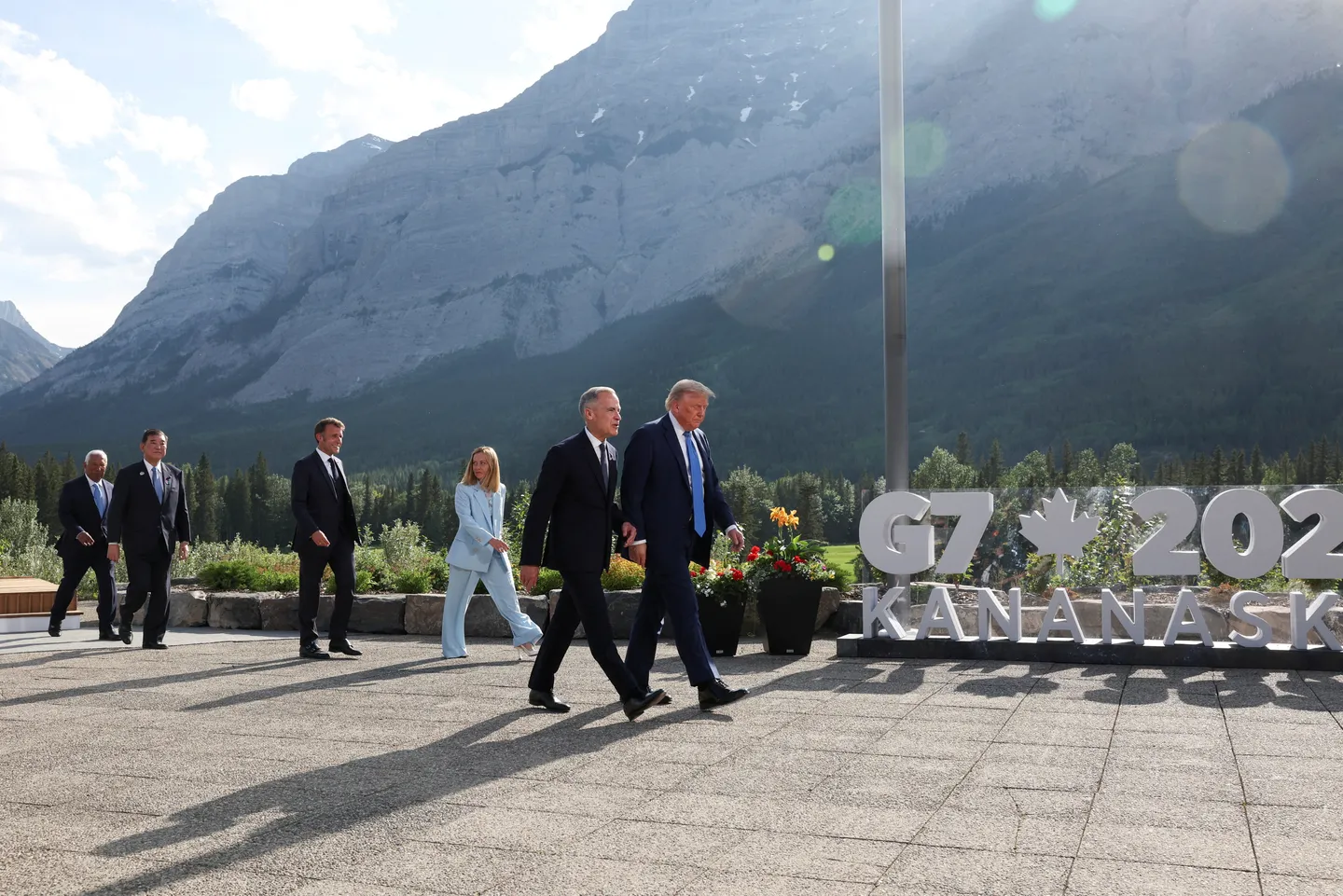 Iran-Israël: Trump quitte prématurément le G7 et tacle Macron