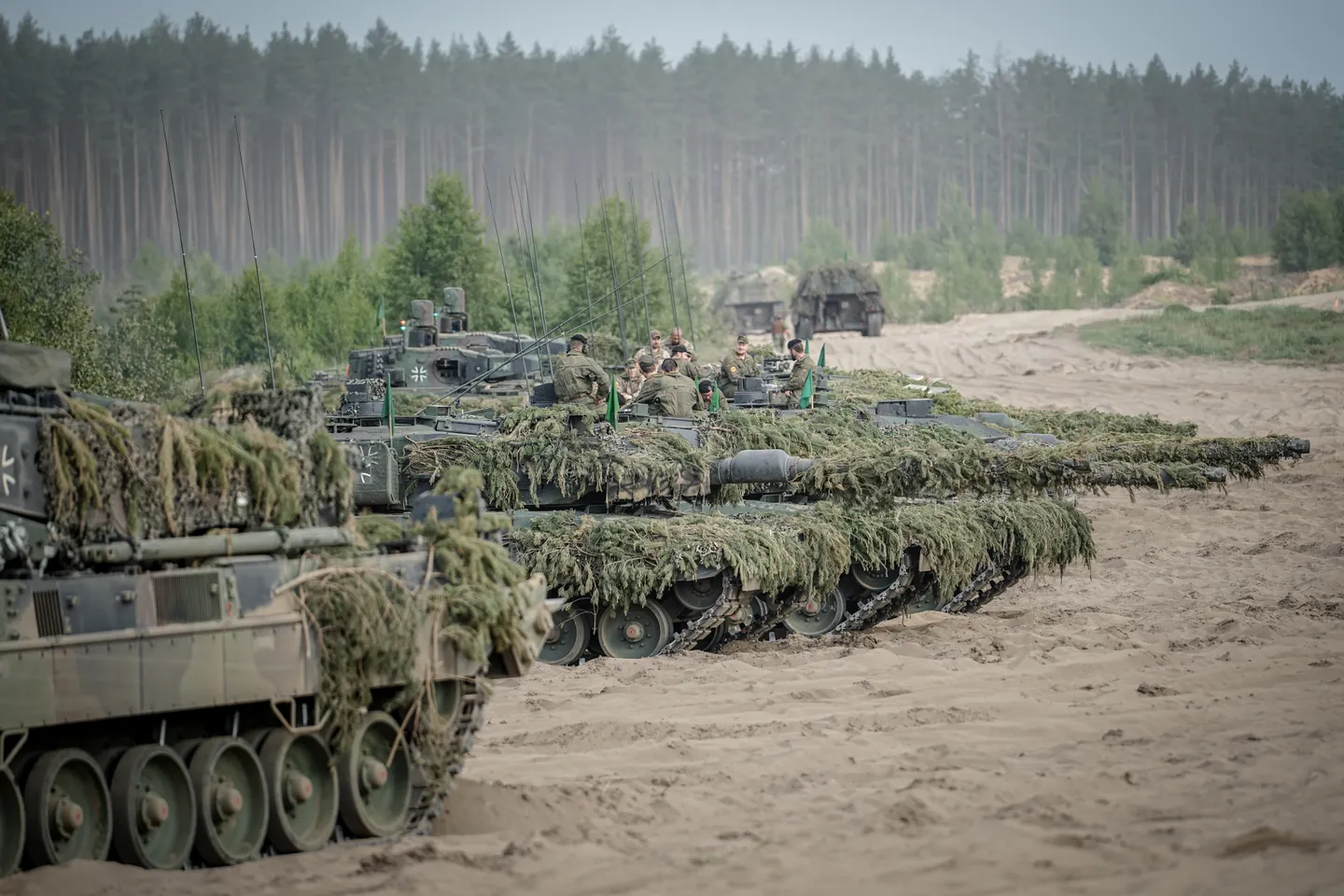 Umfrage: Mehr Deutsche für fünf Prozent Militärausgaben als dagegen