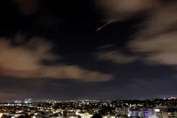 بين الصواريخ والديون.. هل تتحمّل إسرائيل تكلفة حرب طويلة مع إيران؟