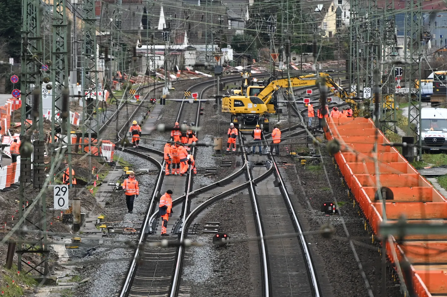 Bahngewerkschaft lehnt Verschiebung von Großprojekten ab