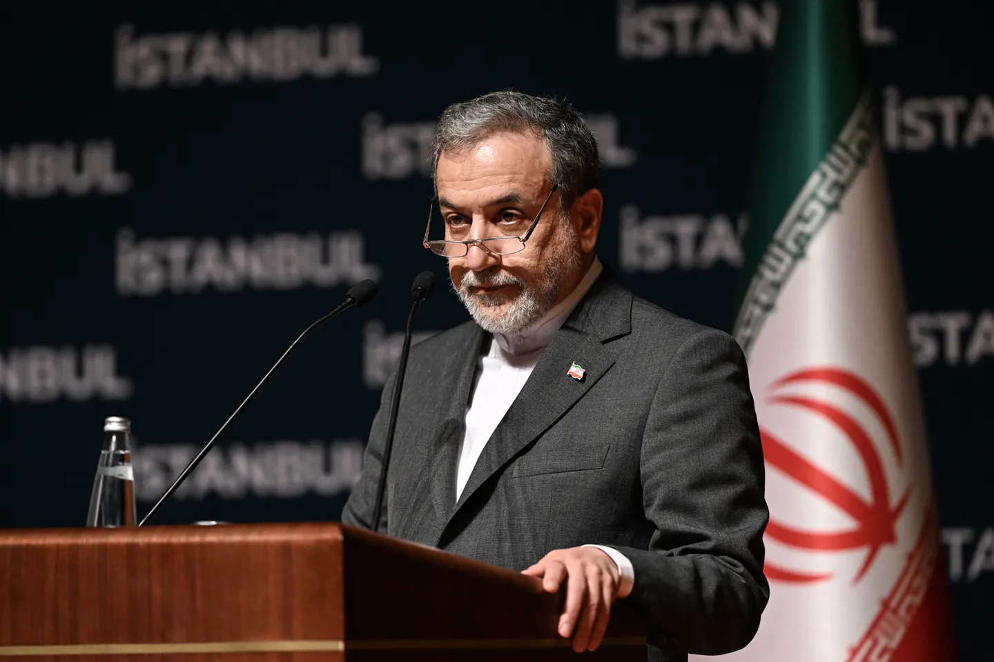 Iranischer Außenminister Araghtschi trifft in Moskau Russlands Präsidenten Putin