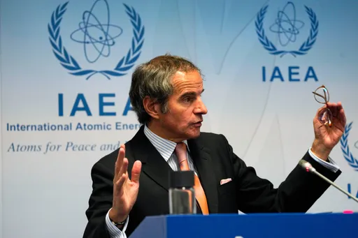 في اتصال مع روسيا.. غروسي يؤكد ضرورة عدم التصعيد العسكري قرب محطة بوشهر الإيرانية