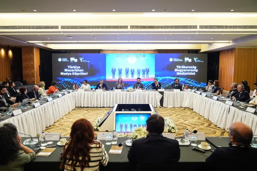 Turkiye i Mađarska jačaju medijsku saradnju na radionici "Medijski mostovi" u Istanbulu