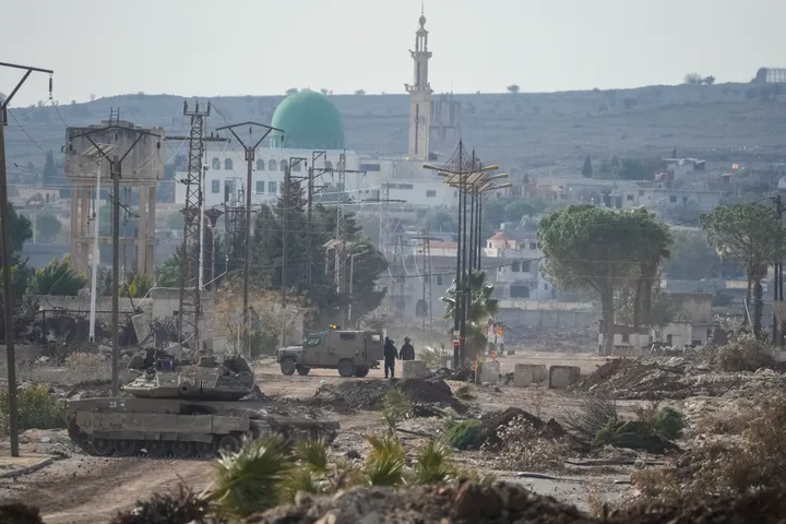 Israeli forces raid in southern Syria, abduct civilians for 'interrogation'