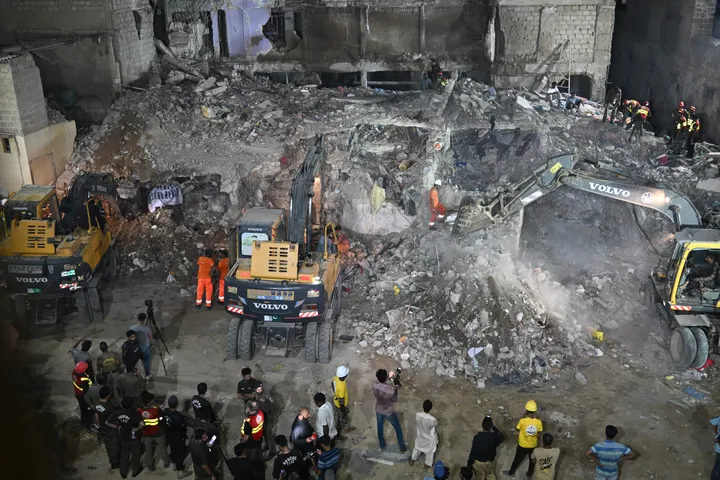 Search continues after Pakistan building collapse kills 14