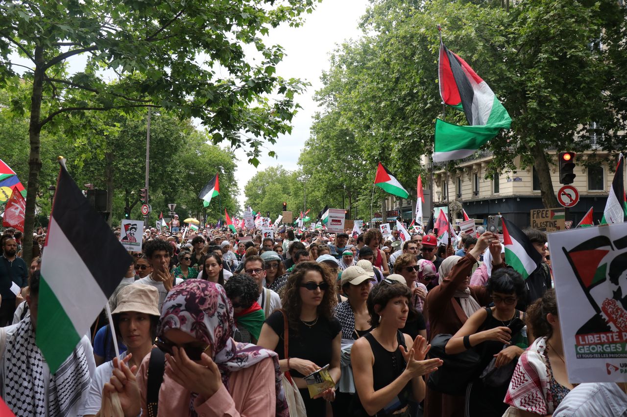 Des milliers de personnes manifestent à Paris contre le génocide à Gaza ...