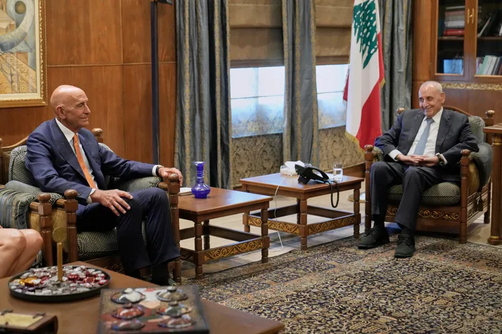 "تلتزم تحقيق السلام مع لبنان".. المبعوث الأمريكي يدافع عن إسرائيل رغم اعتداءاتها المتواصلة